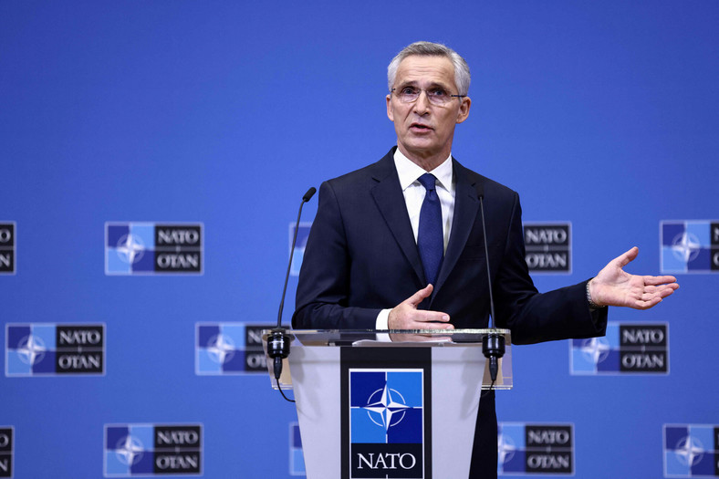 Sekretarz Generalny NATO Jens Stoltenberg na konferencji prasowej przed spotkaniem ministrów spraw zagranicznych, 25 listopada 2022 r.