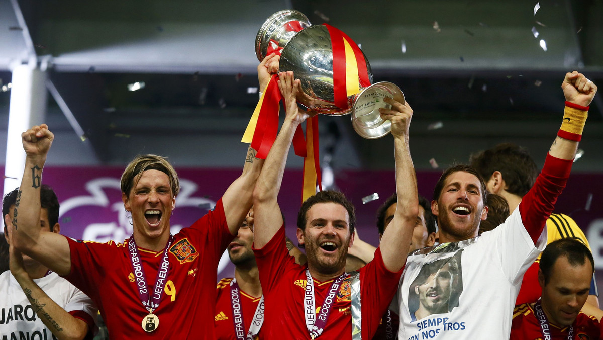 Hiszpanie to mistrzowie świata z 2010 roku i mistrzowie Europy z 2008 i 2012 roku.