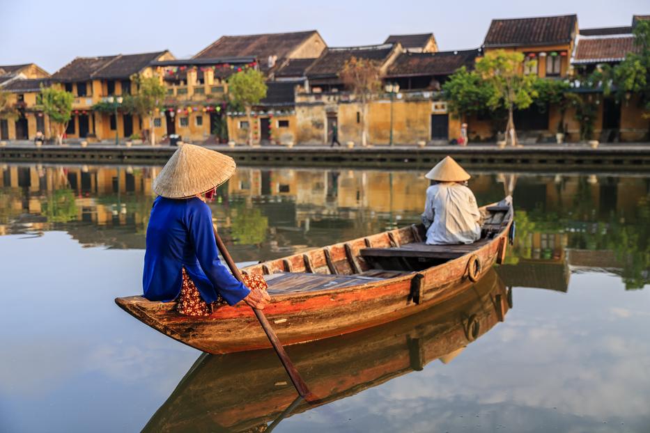 Hoi An a leghangulatosabb vietnámi kisváros, a folyóparton a francia időkből megmaradt épületekkel / Fotó: GettyImages