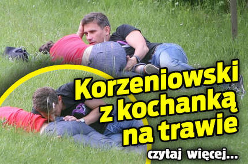 Korzeniowski z kochanką na trawie