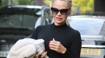 Pamela Anderson w czarnym kombinezonie