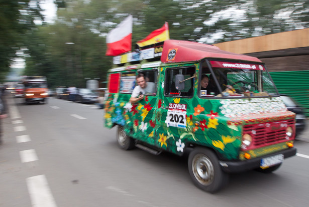 Dzieci polskiej myśli motoryzacyjnej, czyli Złombol pędzi na pomoc