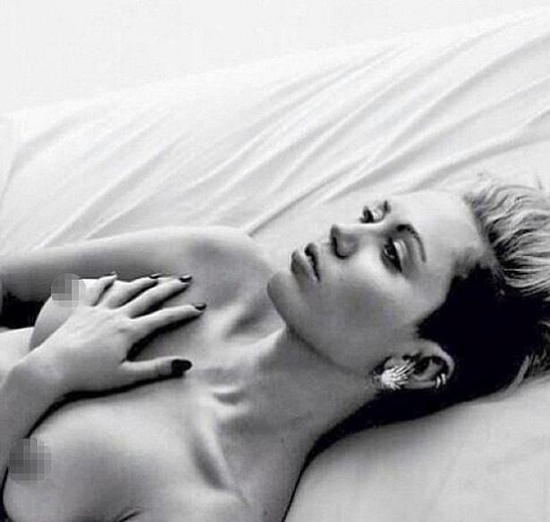 Miley Cyrus walczy o wolność sutków, a Instagram usuwa jej nagą fotkę