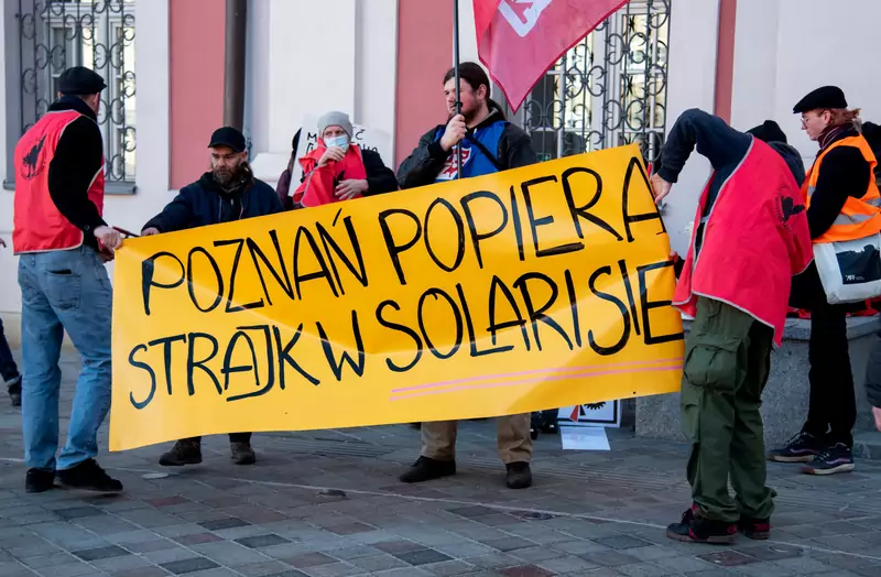 Pikieta wspierająca strajkujących w Solarisie
