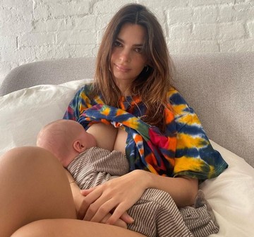 1. Emily Ratajkowski @emrata / Instagram
