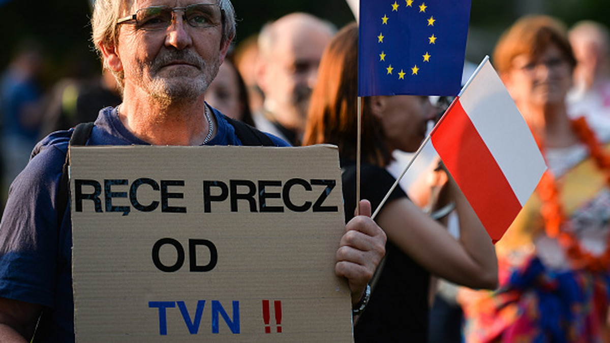 Lex TVN. Protesty w obronie TVN w 80 miastach w Polsce. Protest przed Sejmem