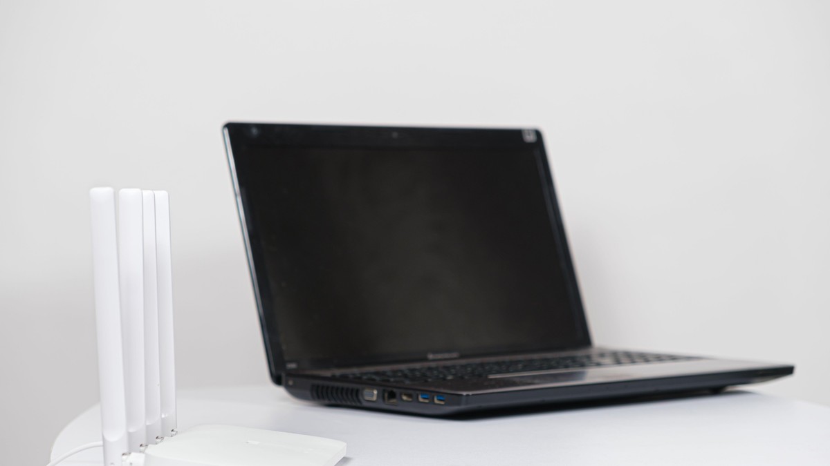Laptop i wi-fi ruter 