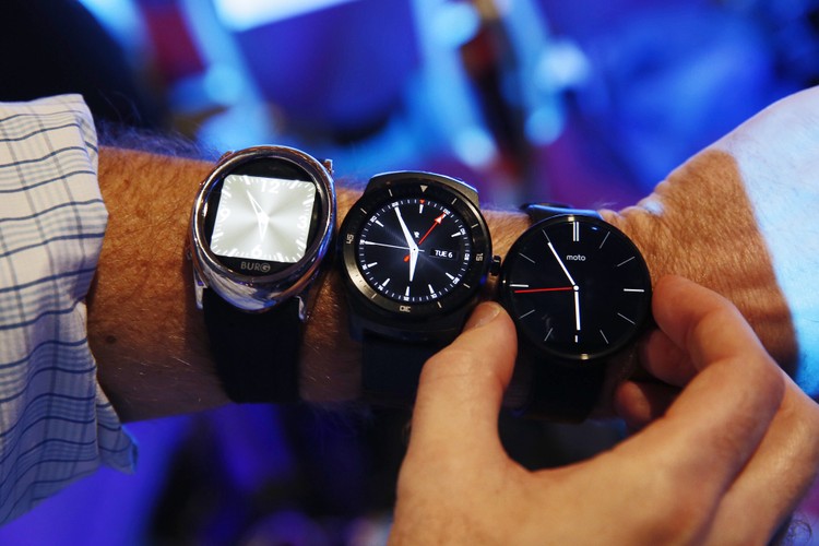 Smartwatche zdominowały ubiegłoroczne targi CES. Nie inaczej jest w tym roku. Praktycznie każdy większy producent elektroniki użytkowej zdecydował się na zaprezentowanie swojego inteligentnego zegarka. Niestety urządzeniom tym wciąż brakuje 'tego czegoś'.