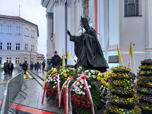 Pomnik papieża w Wadowicach