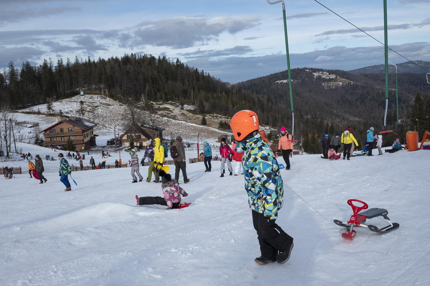Zdjęcia zbuntowanych ośrodków narciarskich. Rząd zapowiada, że nie zostawi tak tej sprawy