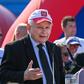 Prezes PiS Jarosław Kaczyński podczas spotkania w Woli Rędzińskiej