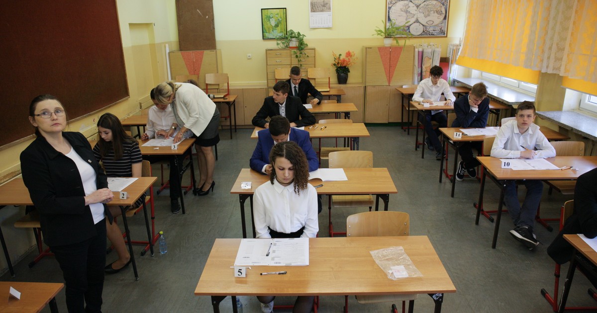 Egzamin gimnazjalny 2018 język obcy. Aż 87 proc. gimnazjalistów pisze