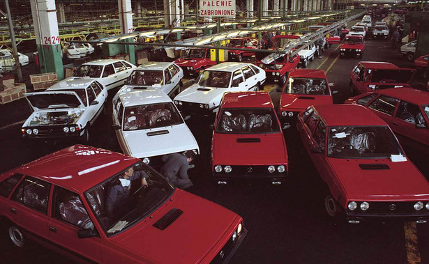 Produkcja Polonezów w Fabryce Samochodów Osobowych (FSO) na Żeraniu rok 1989