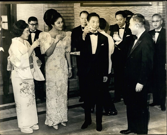 Imelda Markos sa suprugom u poseti Japanu
