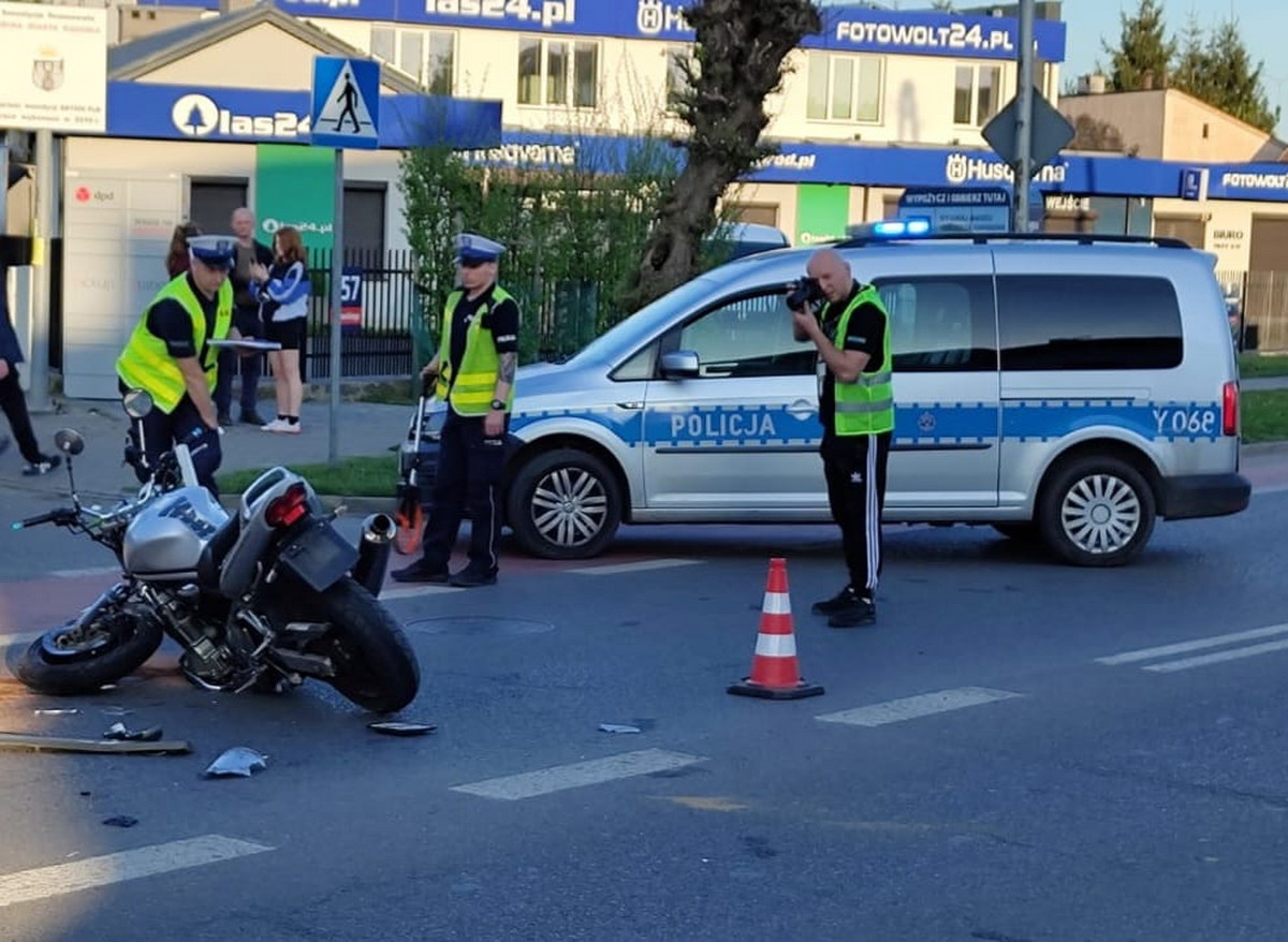 Groźny wypadek w Radomiu. Motocyklista trafił do szpitala
