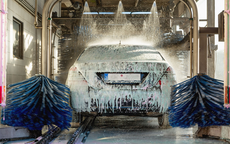 Mycie auta w mróz: jak to robić bezpiecznie