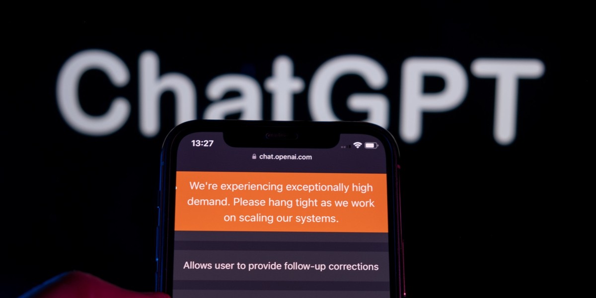 OpenAI na razie wstrzyma sprzedaż płatnej wersji ChatGPT