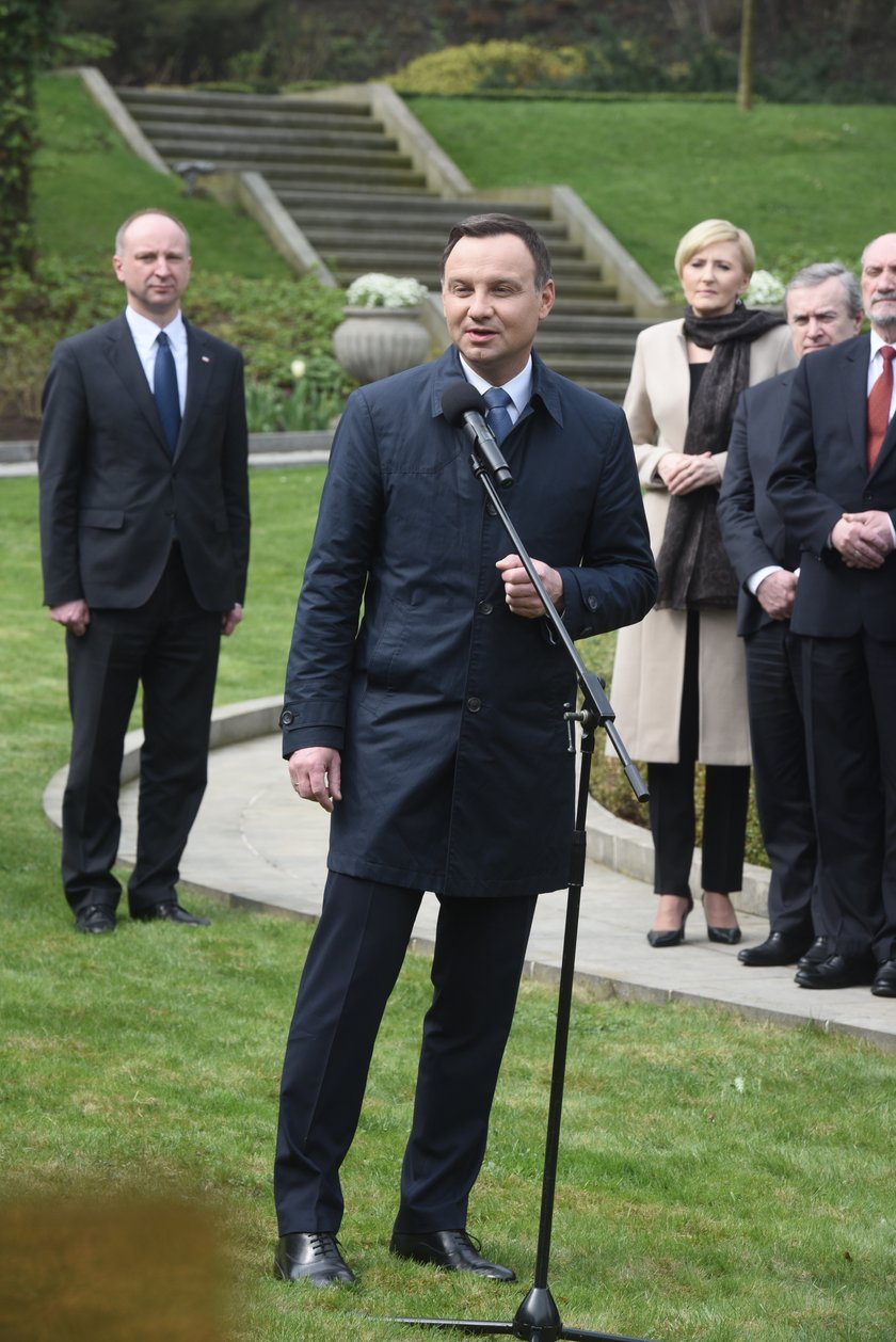 Prezydent Andrzej Duda posadził Dąb Pamięci