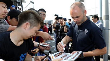 Andres Iniesta przyleciał do Japonii, gdzie będzie piłkarzem Vissel Kobe