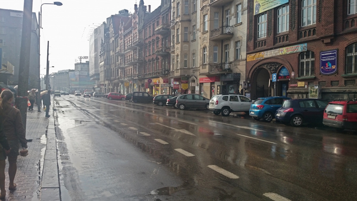 Trzy miesiące po zamknięciu dla ruchu ulicy Mickiewicza w Katowicach urzędnicy wciąż nie wiedzą jak zostanie zagospodarowana ta część centrum miasta.