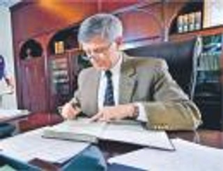 Marek Belka: W gospodarce trzeba działać z głową, a nie zgodnie z doktryną