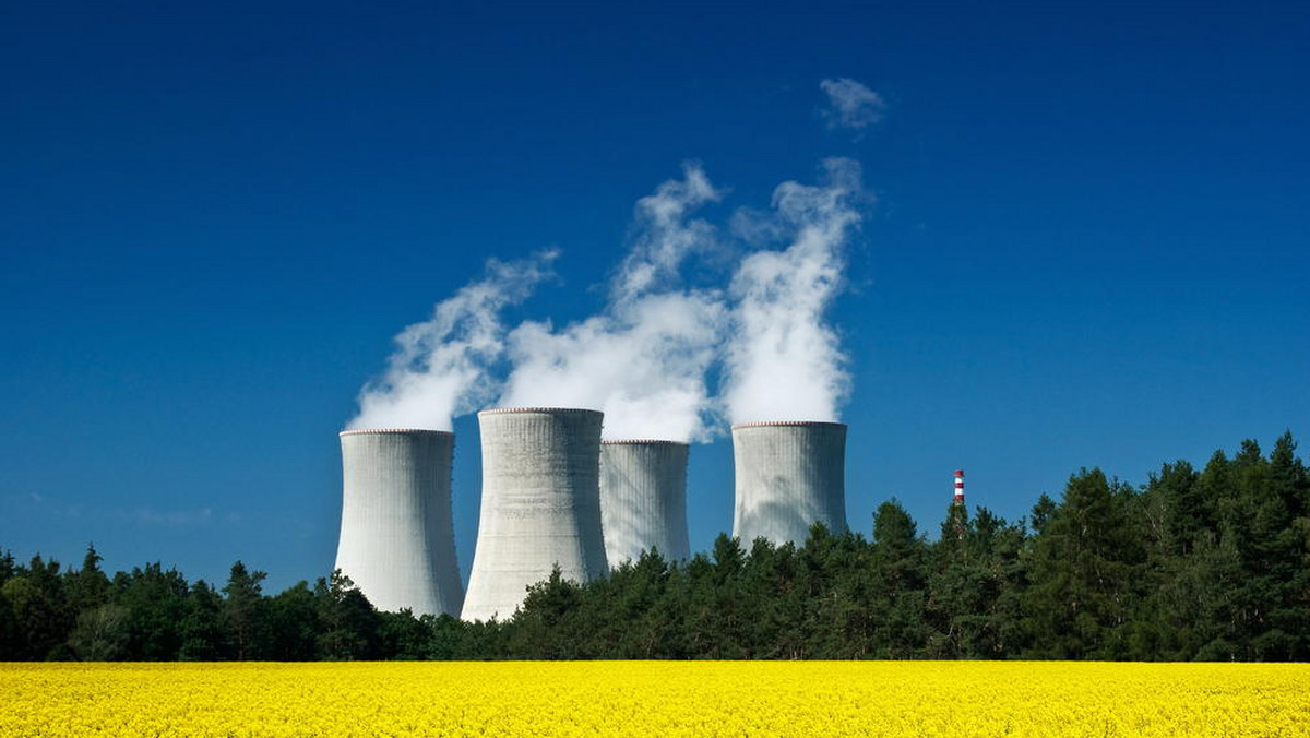 KGHM Polska Miedź, PGE Polska Grupa Energetyczna, Tauron Polska Energia oraz Enea w wyniku prac związanych z wypracowaniem projektu umowy nabycia udziałów w spółce celowej do budowy i eksploatacji elektrowni jądrowej parafowały umowę wspólników, podały spółki w komunikatach. KGHM, Tauron oraz Enea nabędą po 10% udziałów w PGE EJ1.