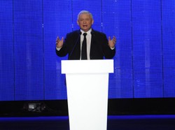 "Kaczyński podpaliłby Polskę jak Neron Rzym"