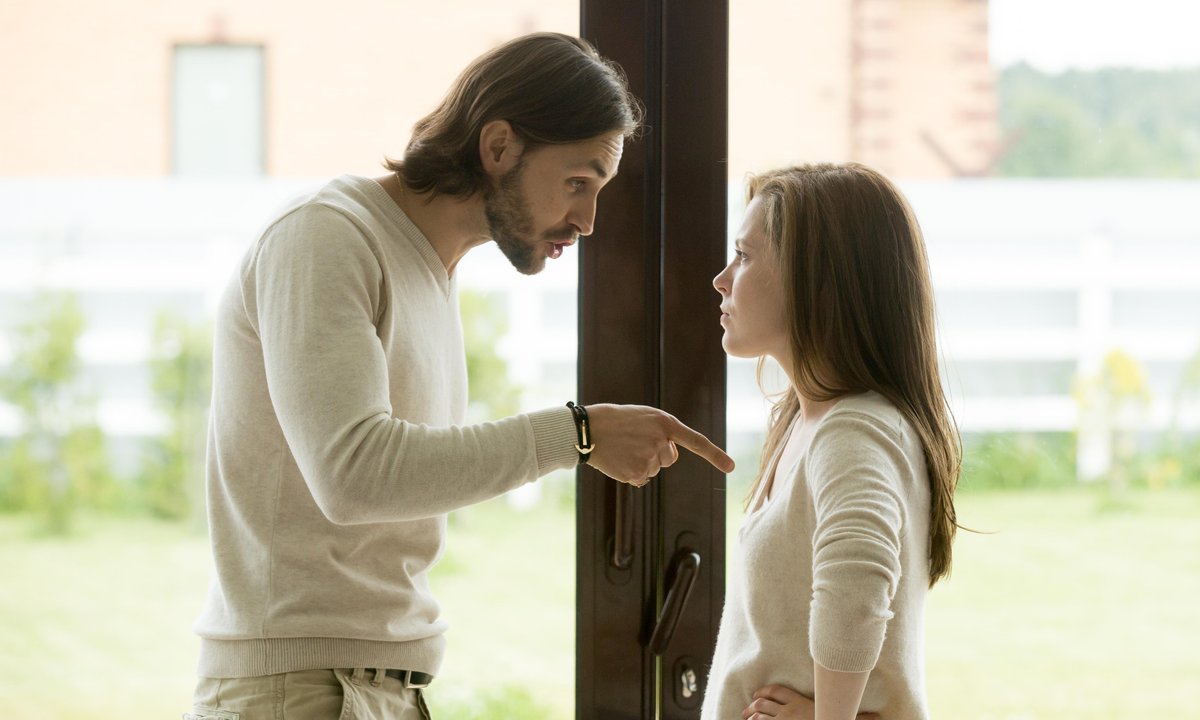 12 subtelnych oznak, iż jesteś ofiarą gaslightingu. Nie ignoruj ich