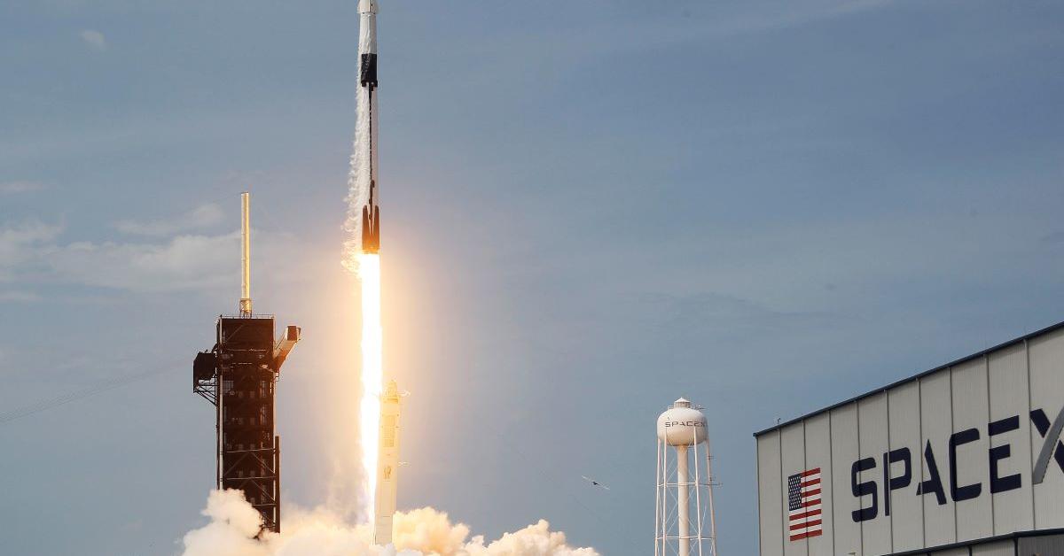  14. misja kosmiczna SpaceX przeleci na obydwoma biegunami Ziemi i zbada ich pokrywę lodową