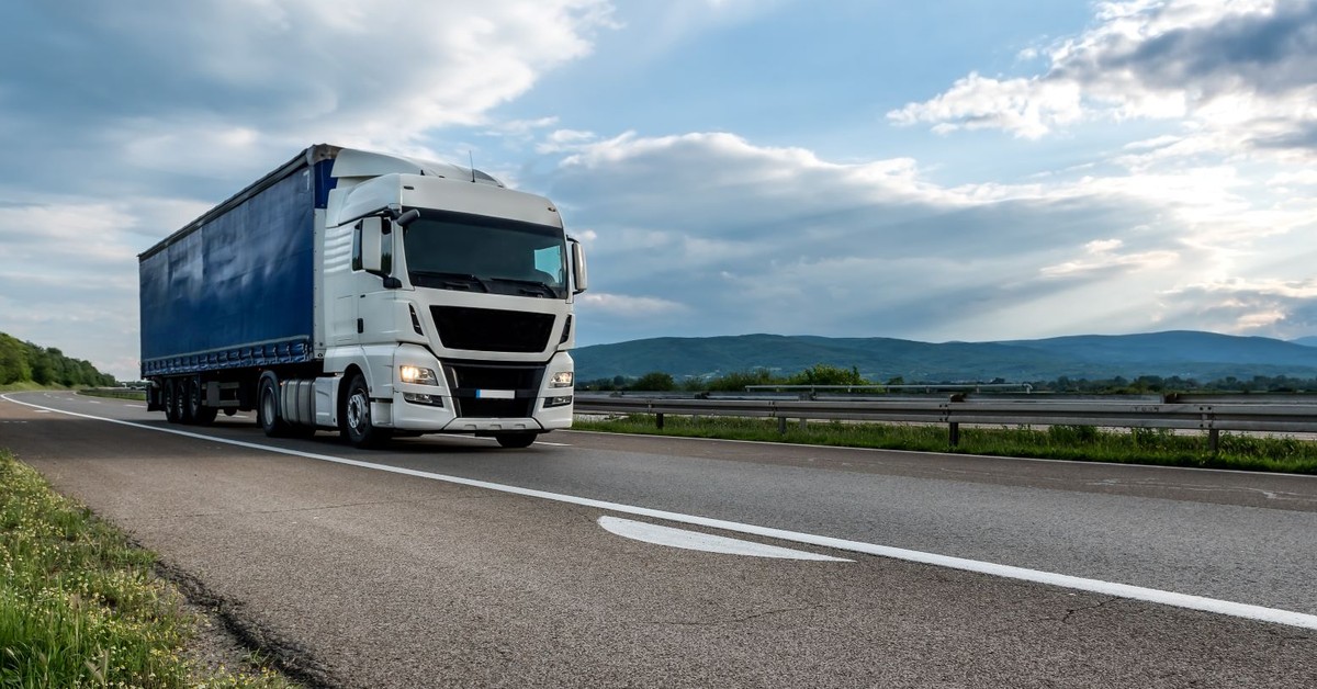 Branża transportowa ma ograniczyć swoje emisje. Ruszają dopłaty NFOŚiGW na zakup elektrycznych ciężarówek