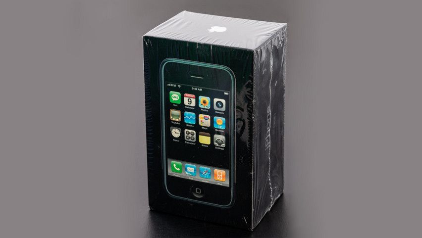 Egy bontatlan, első generációs iPhone 2007-ből eladó – Mennyit adna érte? Szavazzon!