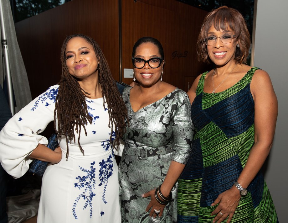 Oprah, reżyserka Ava DuVernay (po lewej) i dziennikarka, a zarazem przyjaciółka Winfrey Gayle King