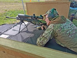 Wojna w Ukrainie. Ekspert: Każdy w Polsce powinien przejść przeszkolenie z posługiwania się bronią