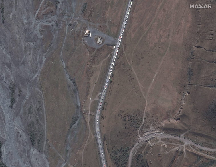 Korek przy granicy między Rosją a Gruzją. Zdjęcie z 25 września 2022 r. 