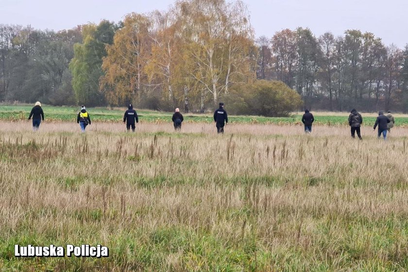 Miała tylko 30 metrów do domu. Co się stało z panią Stasią?