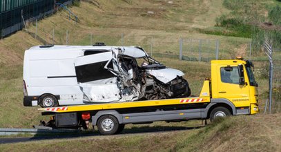 Wypadek busa o poranku na A2. Dzieci są w krytycznym stanie, na miejsce udał się konsul