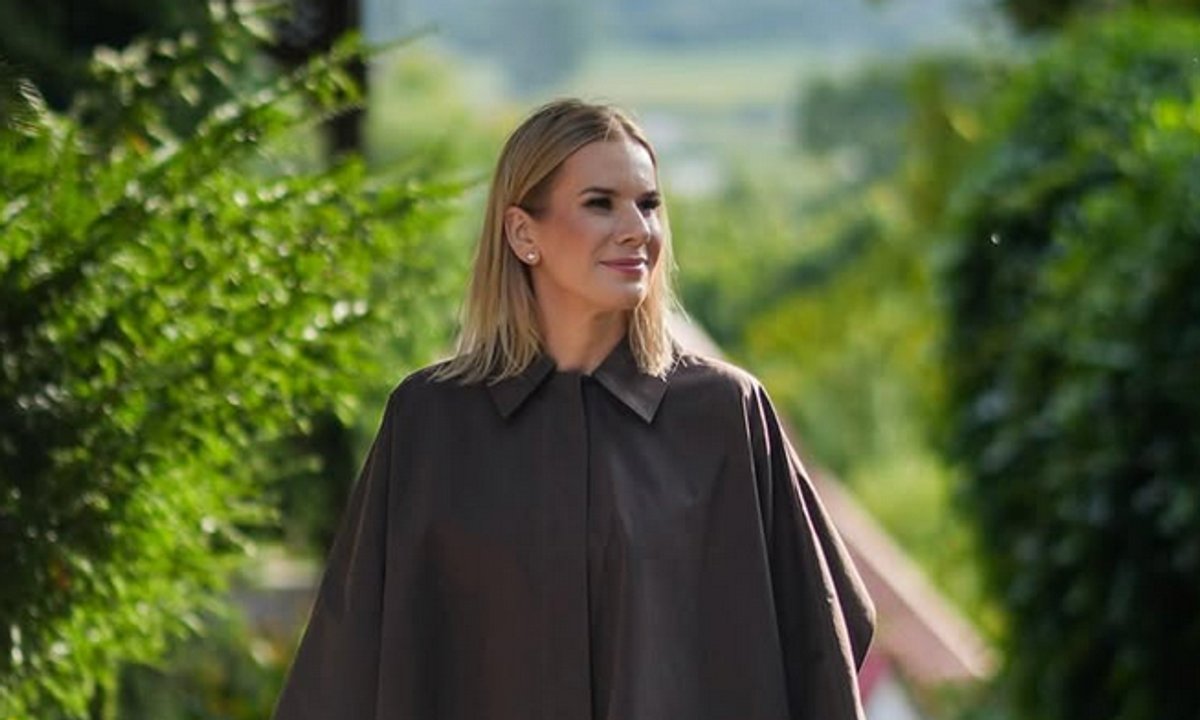 Przyłapali Martę Nawrocką w luksusowym butiku. Szyją tam sukienki na miarę