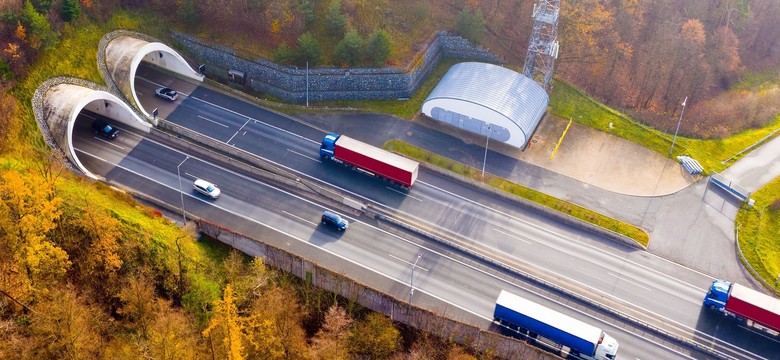 Uwaga kierowcy: zamknięty ważny tunel na autostradzie. Duże korki w wakacje?