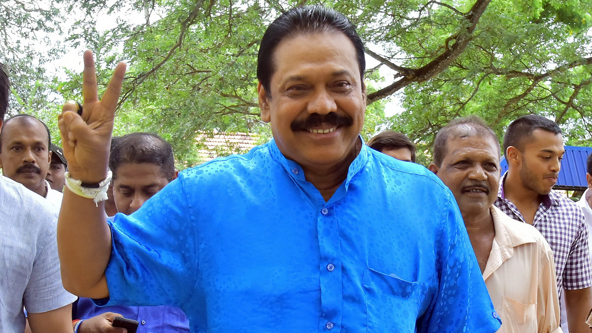 Były prezydent Sri Lanki Mahinda Rajapaksa, który liczył na powrót do władzy na stanowisku szefa rządu, w rozmowie z agencją AFP przyznał się do porażki w poniedziałkowych wyborach parlamentarnych.
