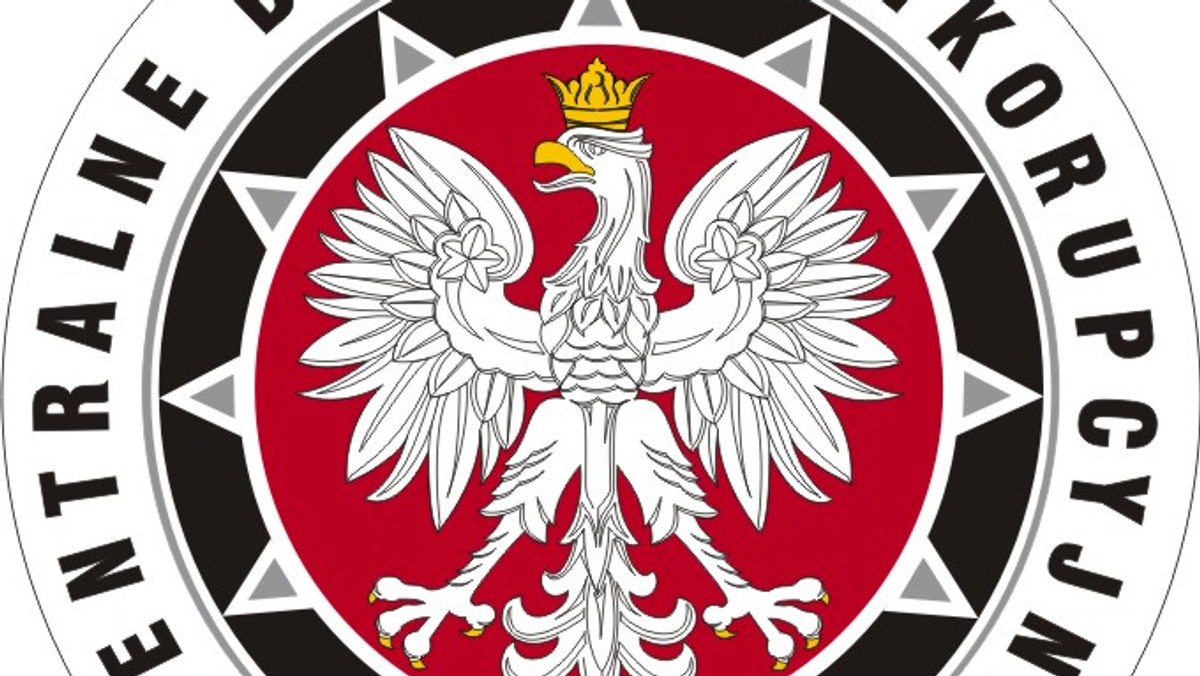 Działanie w zorganizowanej grupie przestępczej, oszustwa i pranie pieniędzy - takie zarzuty usłyszało siedem osób zatrzymanych przez agentów CBA. Chodzi o sprawę budowy wielkiej przechowalni warzyw na Dolnym Śląsku. Związani z nią przedsiębiorcy zawyżali koszty inwestycji i podpisywali fikcyjne umowy. Dzięki temu na ich prywatne konta trafiło 50 mln zł z dotacji uzyskanej z Agencji Restrukturyzacji i Modernizacji Rolnictwa.