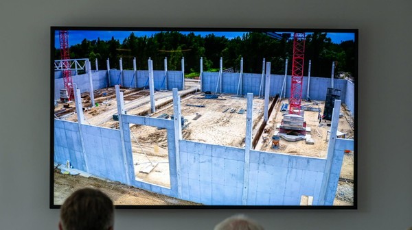 Całkowity koszt budowy Zakładu Recyklingu Tworzyw Sztucznych (I etapu Centrum Recyklingu Odpadów Komunalnych) jest szacowany na 245 mln zł.