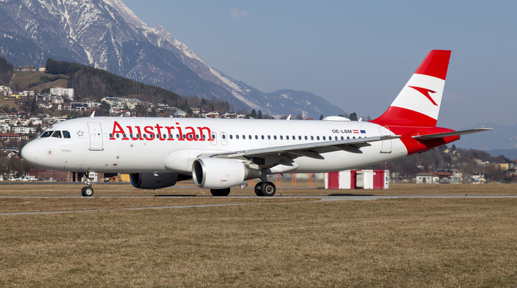 Az Austrian Airlines pilótái és légiutas-kísérői tartanak munkásgyűlést / Fotó: Northfoto