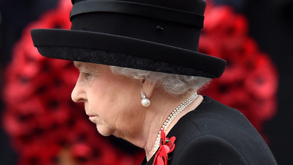 W Wielkiej Brytanii złożono hołd żołnierzom poległym w różnych konfliktach zbrojnych; w uroczystościach Remembrance Sunday (Niedzieli Pamięci) w Londynie uczestniczyła królowa Elżbieta II, inni członkowie rodziny królewskiej, politycy, goście