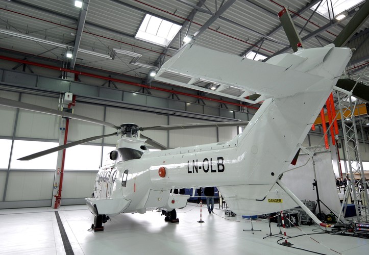 Heli-One Polska jest częścią największej światowej firmy serwisującej helikoptery CHC Helikopter z siedzibą w Vancouver w Kanadzie, która poza serwisowaniem  helikopterów świadczy również usługi transportowe dla przybrzeżnych platform wiertniczych i dla jednostek ratownictwa.<br><br><br>  Fot. (dd/gj) PAP/Darek Delmanowicz