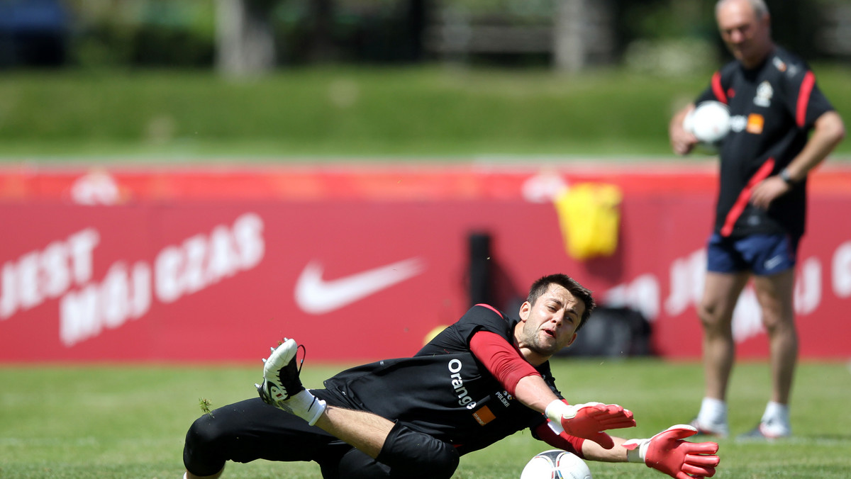 Łukasz Fabiański nie znajdzie się w kadrze Polski na Euro 2012. Polskiego bramkarza wykluczyła kontuzja, której nabawił się w trakcie czwartkowego treningu - dowiedział się Onet Sport. W jego miejsce Franciszek Smuda ma powołać Grzegorza Sandomierskiego z Jagiellonii Białystok.