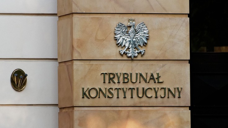 Czy sędzia powołany po 2017 r. wyłączony jest od orzekania z mocy ustawy? Zdecyduje o tym TK