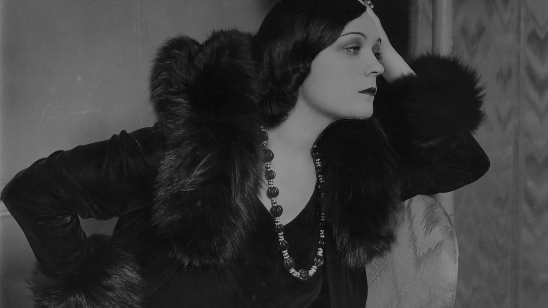 Na pogrzebie ukochanego Pola Negri rzuciła się do grobu. Świat jej tego nie wybaczył