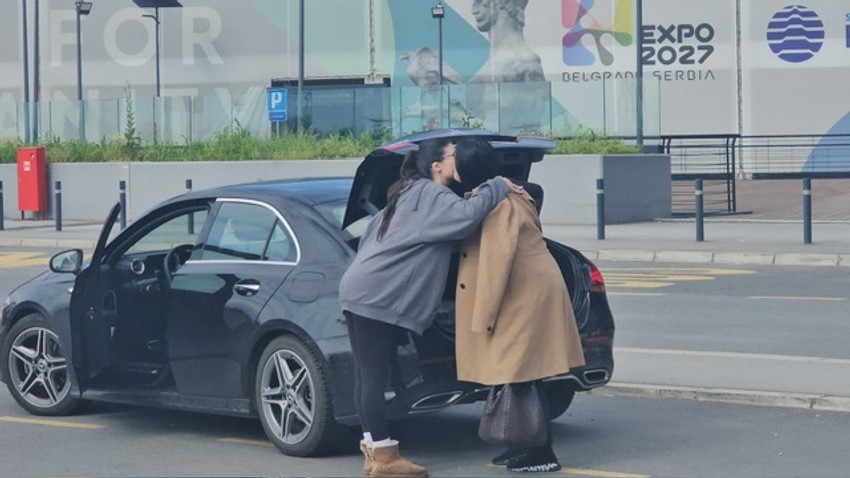 Janu Todorović sačekala ćerka na aerodromu