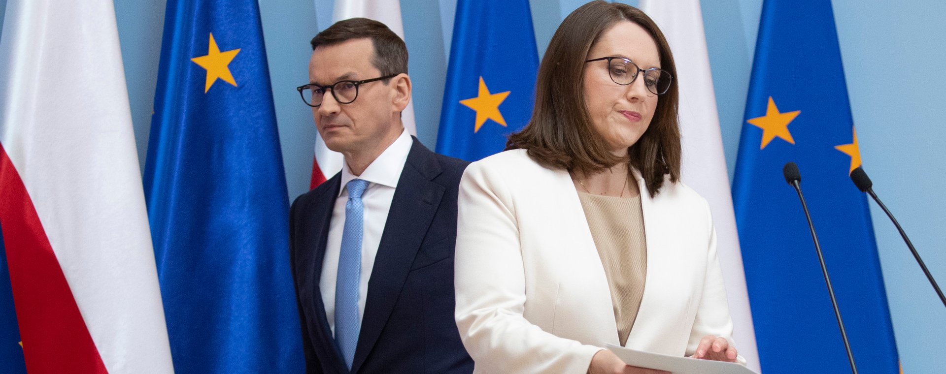 Minister finansów Magdalena Rzeczkowska i premier Mateusz Morawiecki