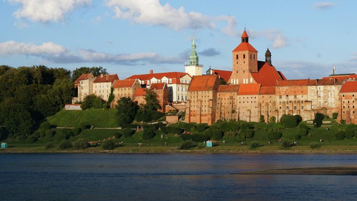 Władze Grudziądza ogłosiły konkurs na koncepcję architektoniczno-urbanistyczną terenów przy zabytkowych spichrzach. Do wygrania jest 60 tys. zł.